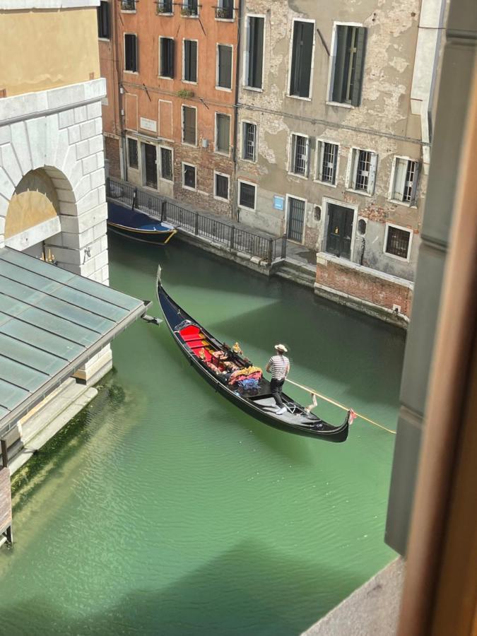 Casanova Fenice - Canal View Venesia Bagian luar foto