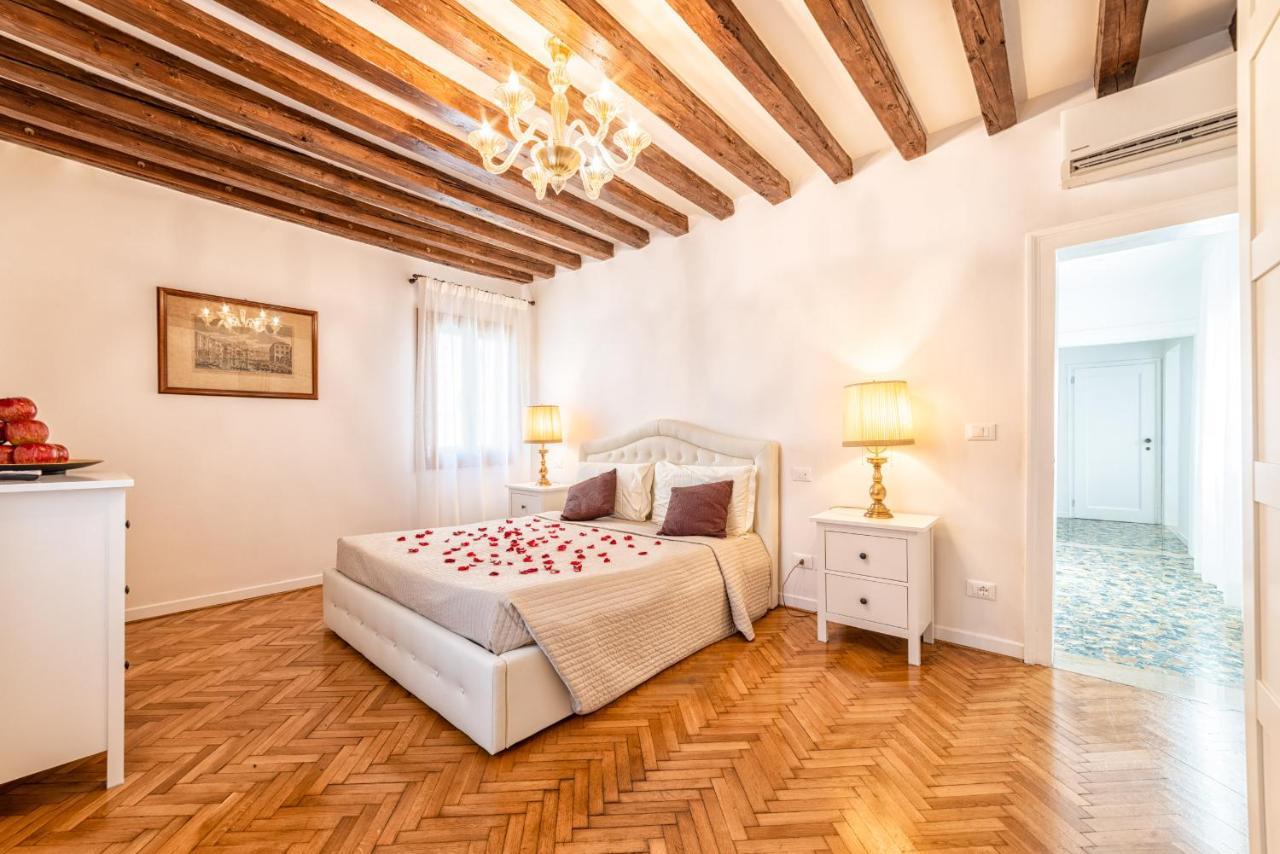 Casanova Fenice - Canal View Venesia Bagian luar foto
