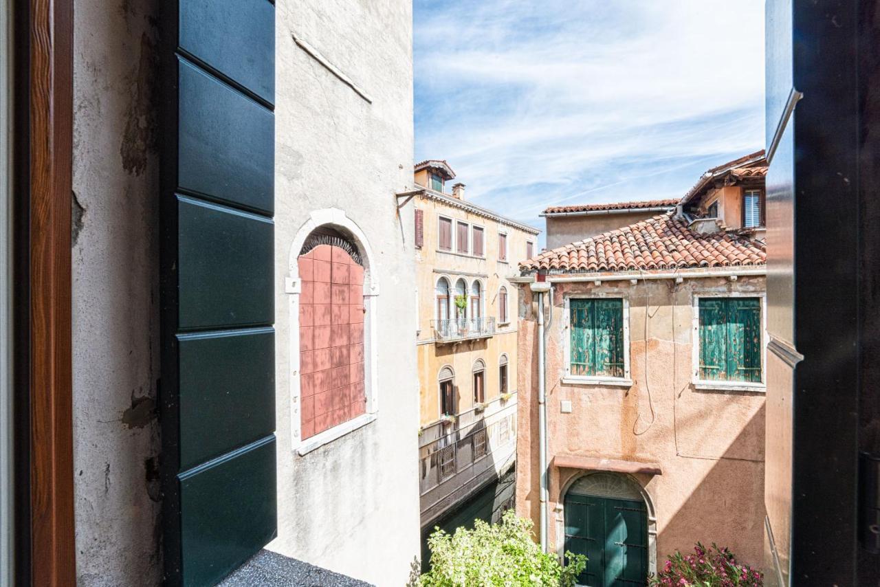 Casanova Fenice - Canal View Venesia Bagian luar foto