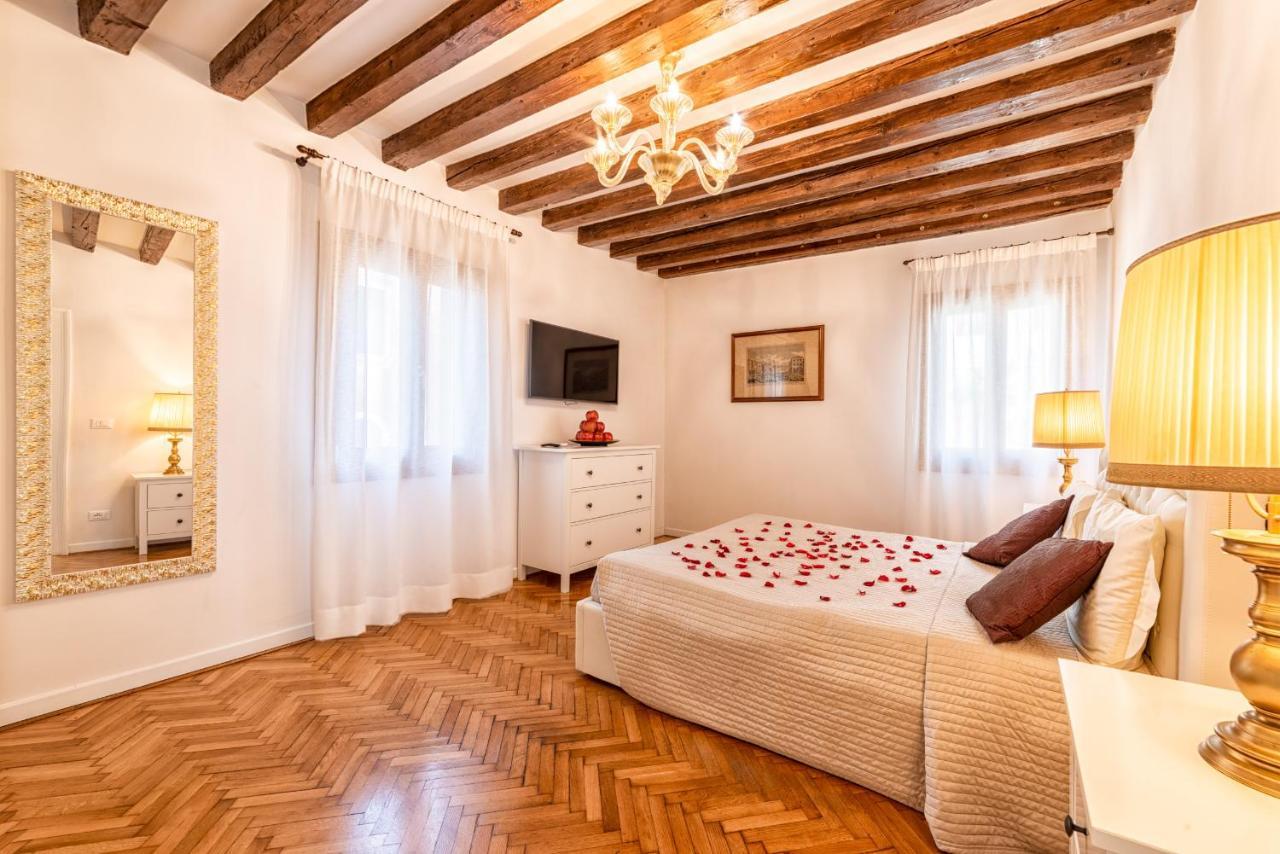Casanova Fenice - Canal View Venesia Bagian luar foto