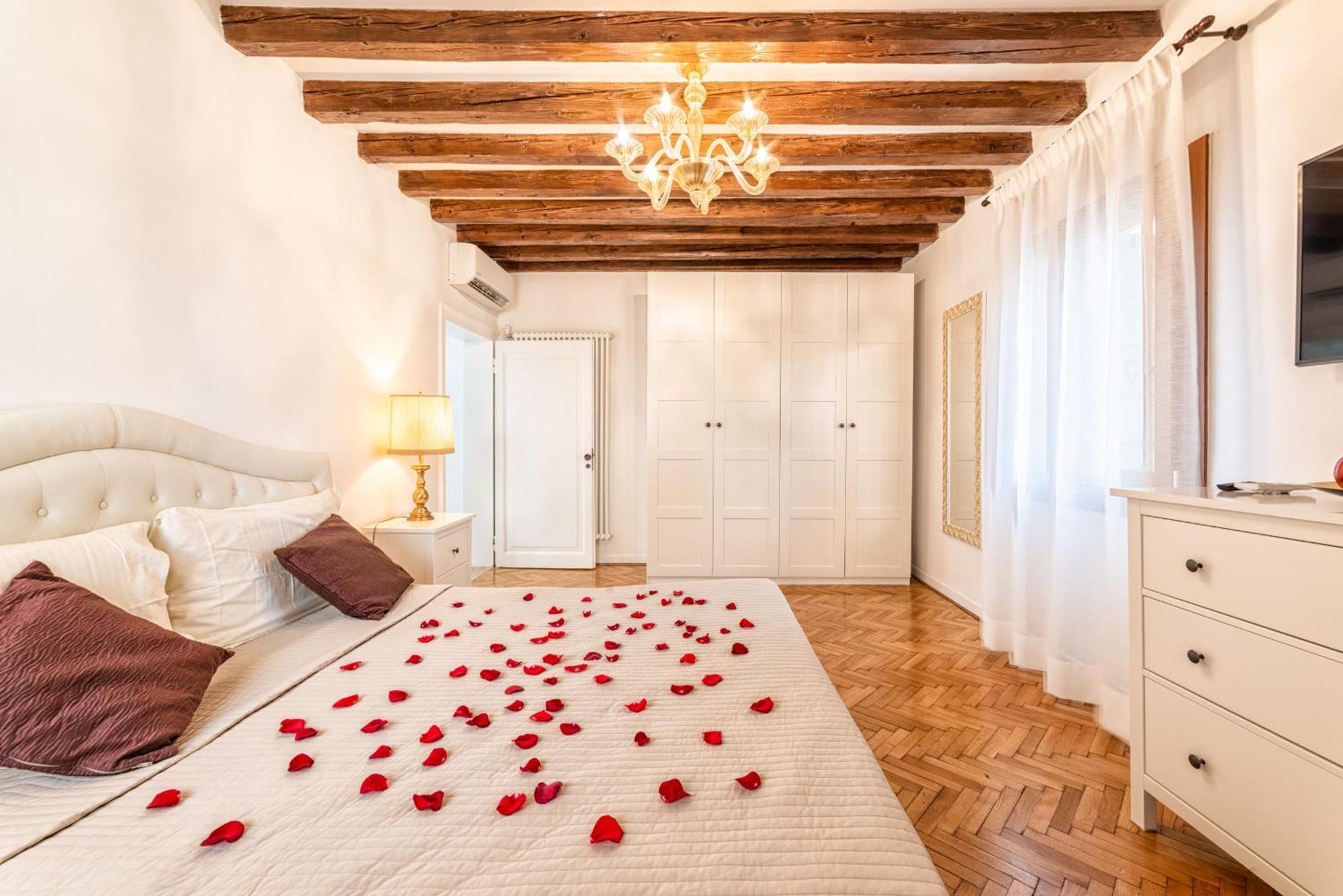 Casanova Fenice - Canal View Venesia Ruang foto