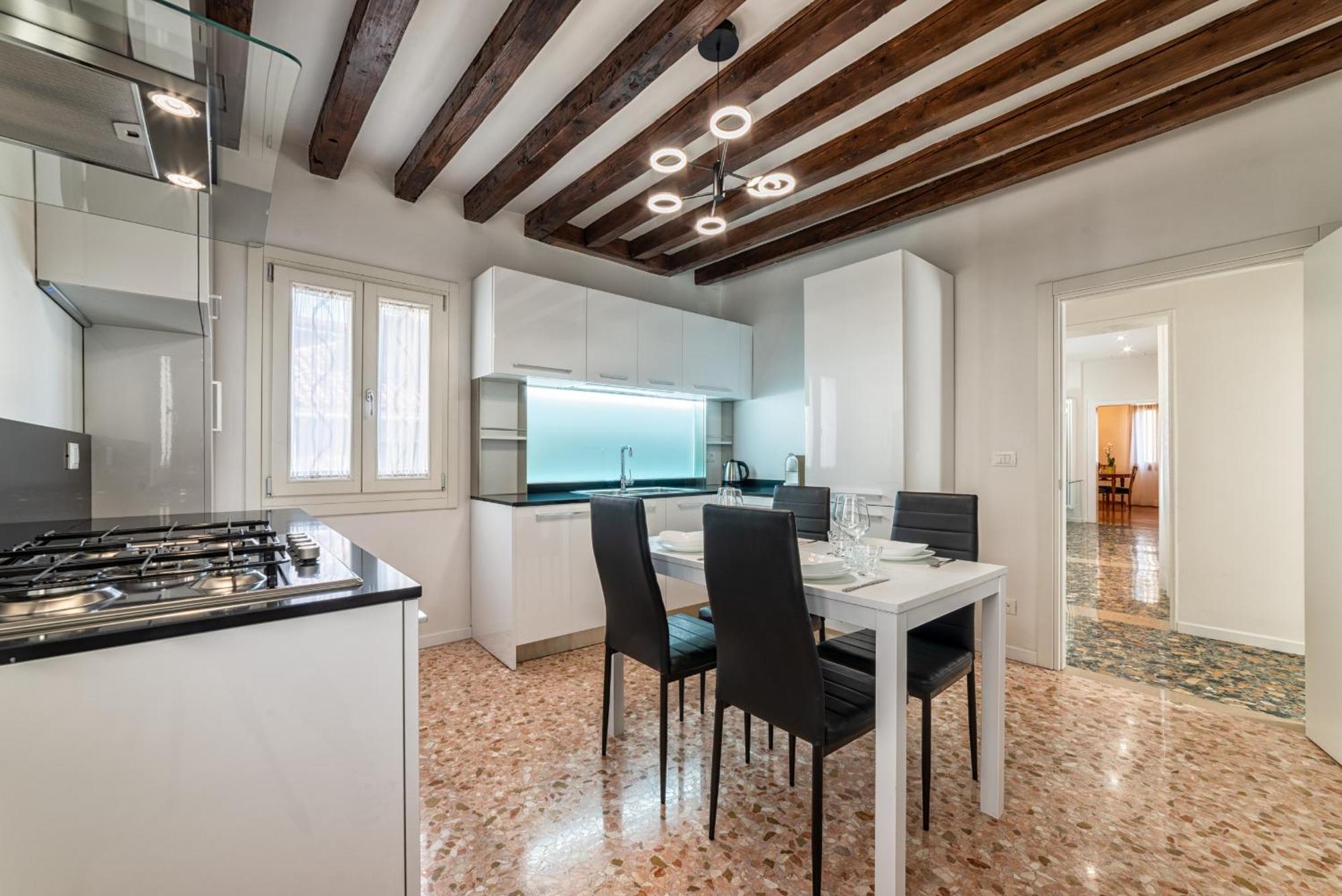 Casanova Fenice - Canal View Venesia Ruang foto